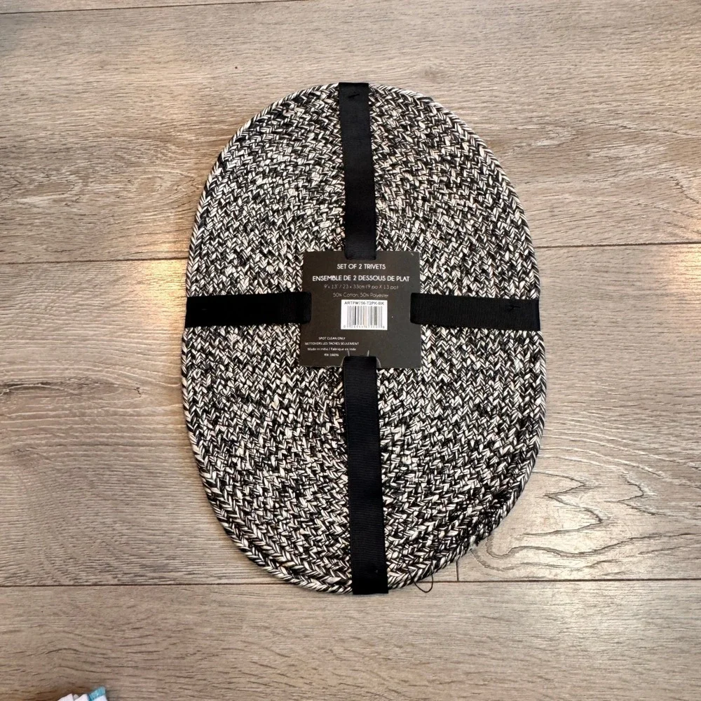 NWT Madison Studio Set of 2 Oval‎ Woven Trivets Black White Textured Modern